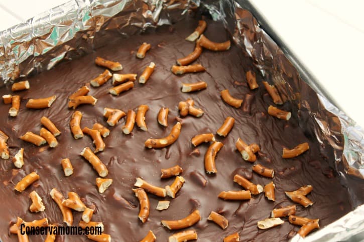 easy-chocolate-pretzel-fudge-11