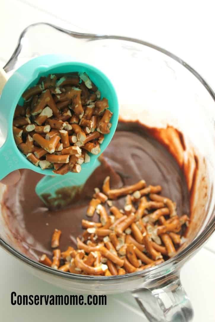 easy-chocolate-pretzel-fudge-step4