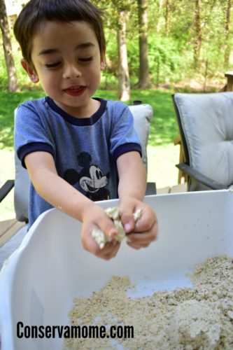 Easy and Non Toxic Moon Sand recipe : Perfect for Sensory Play