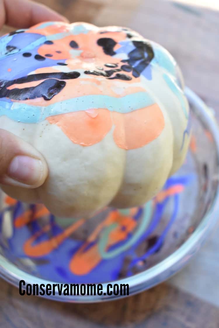 DIY Marbled Pumpkins : Fall Pumpkin Painting - ConservaMom