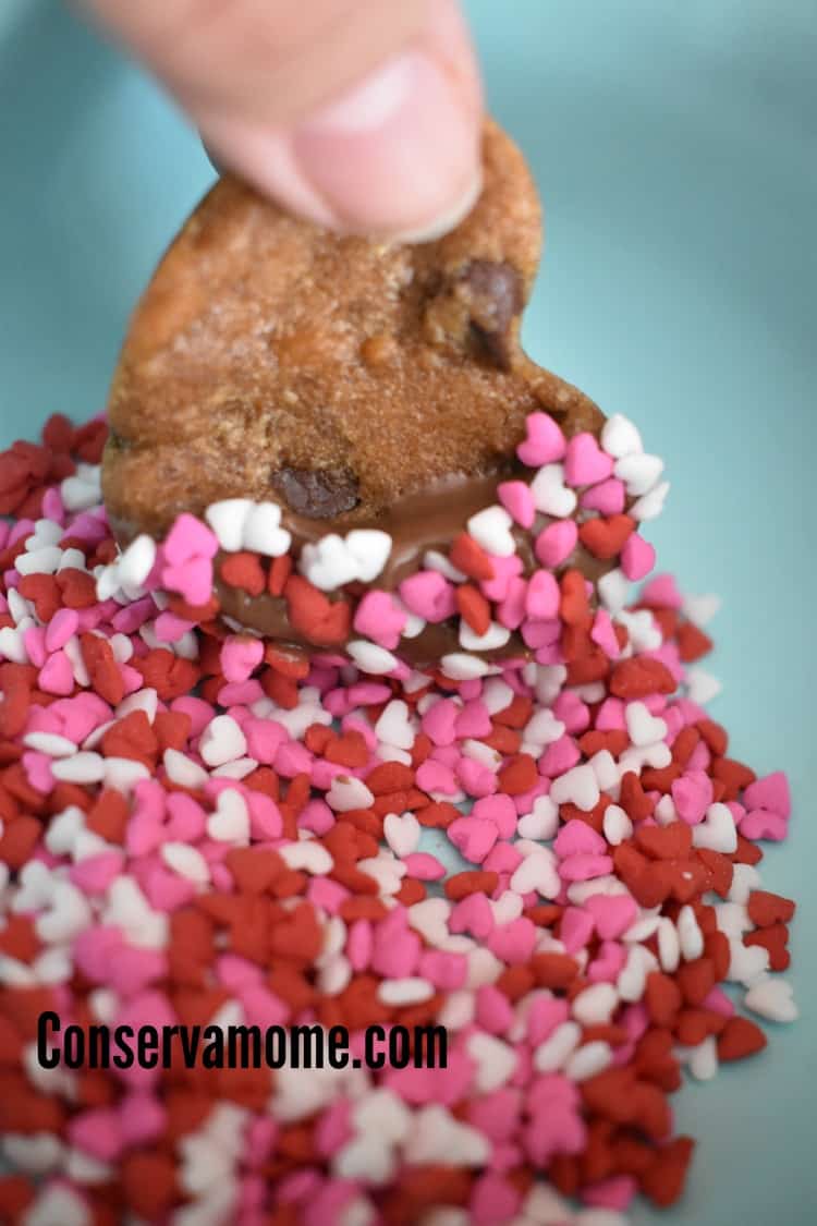 Valentine's Day Chocolate Chip Cookies - Heart Shaped Cookie ...