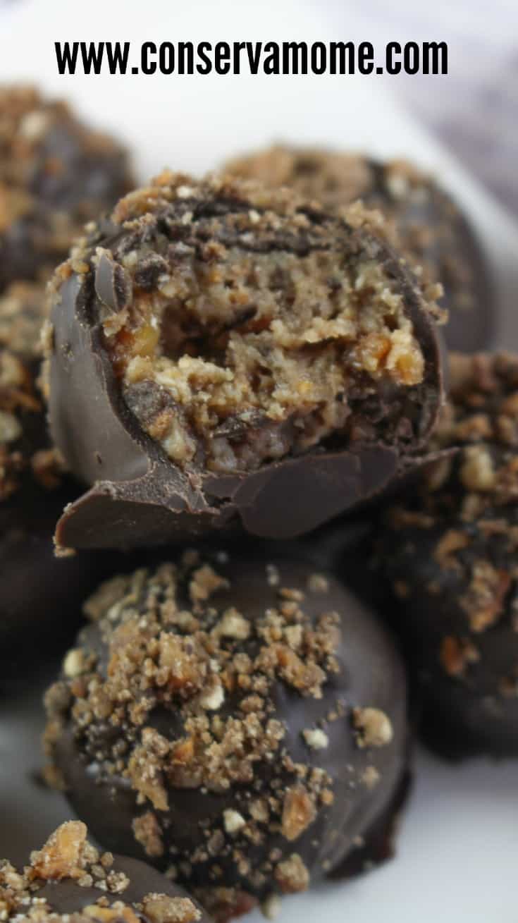 Do you love Samoas Girl scout cookies? Here's a fun recipe to make using those delicious popular girl scout cookies, Samoas Truffles! 
