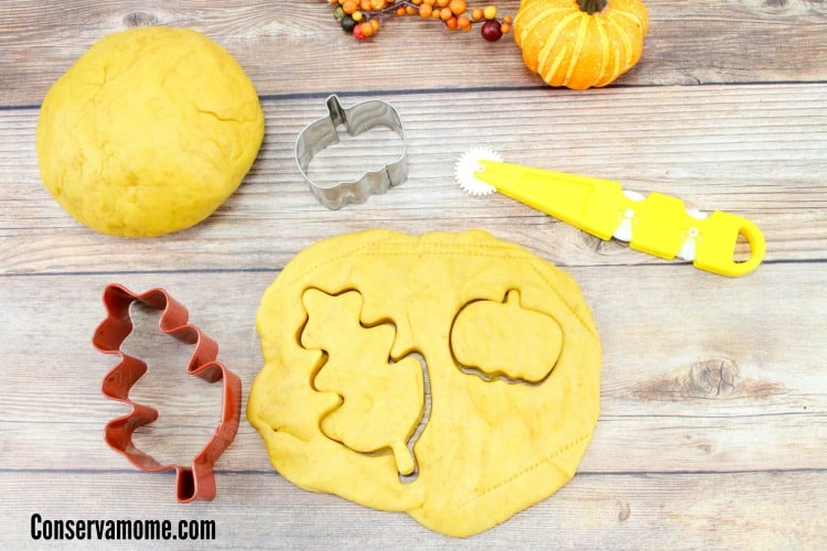 Non Toxic Easy Pumpkin playdough recipe- No Cook