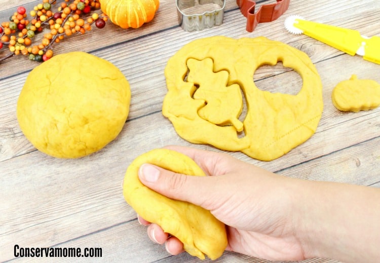 Non Toxic Easy Pumpkin playdough recipe- No Cook