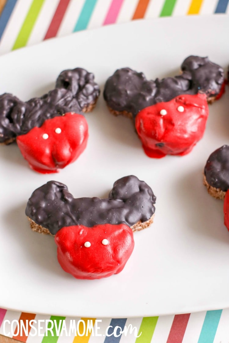 Are you a fan of all things Disney? Do you want a magical treat that is easy to make? Then here's the perfect Disney Themed Dessert. Check out these easy to make Mickey Mouse Krispie Treats.