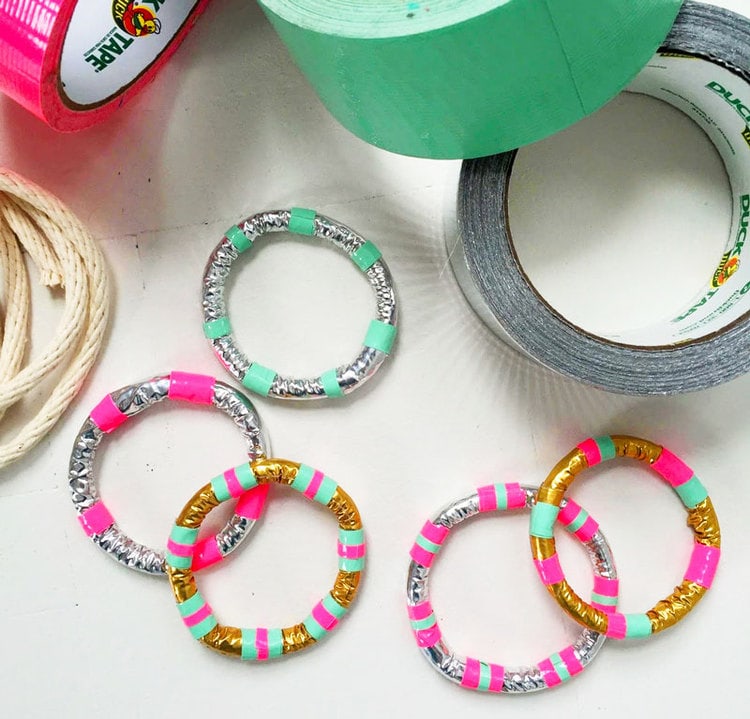 20 Awesome DIY Duck Tape Projects ConservaMom   Duct Tape Bracelet Diy1 