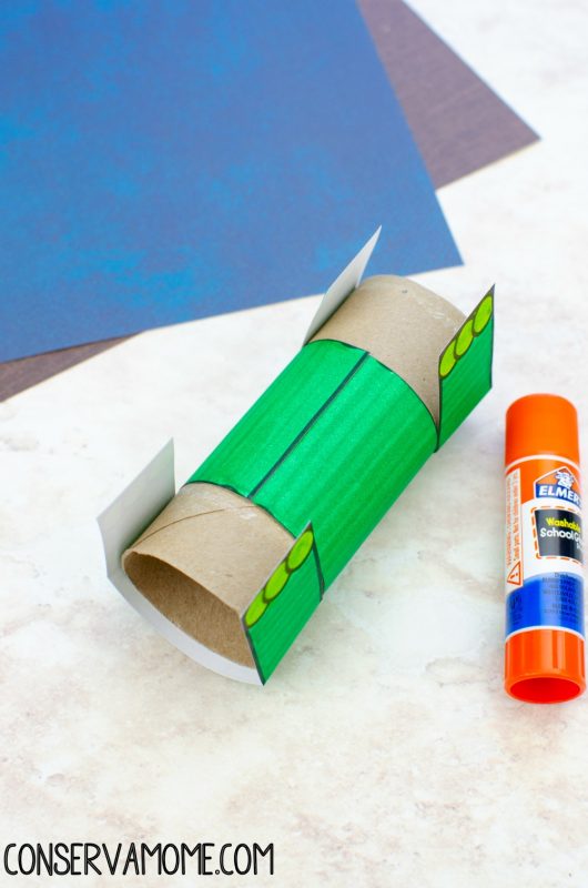 dinosaur craft with toilet paper roll