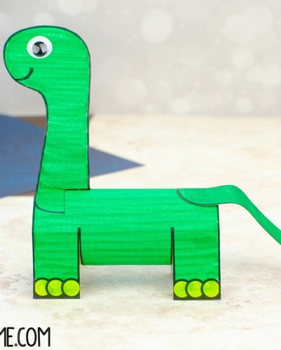Dinosaur Toilet paper roll craft for kids :An easy Dinosaur Craft preschool