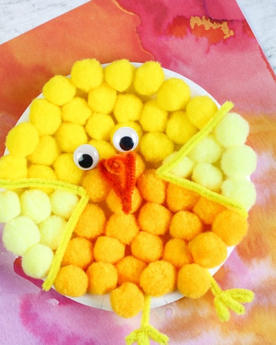 Paper Plate Pom Pom Chick: Paper plate craft for spring