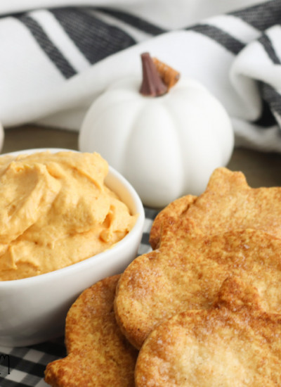 Fabulously Fall Pumpkin Pie Dip with Pie Crust Chips