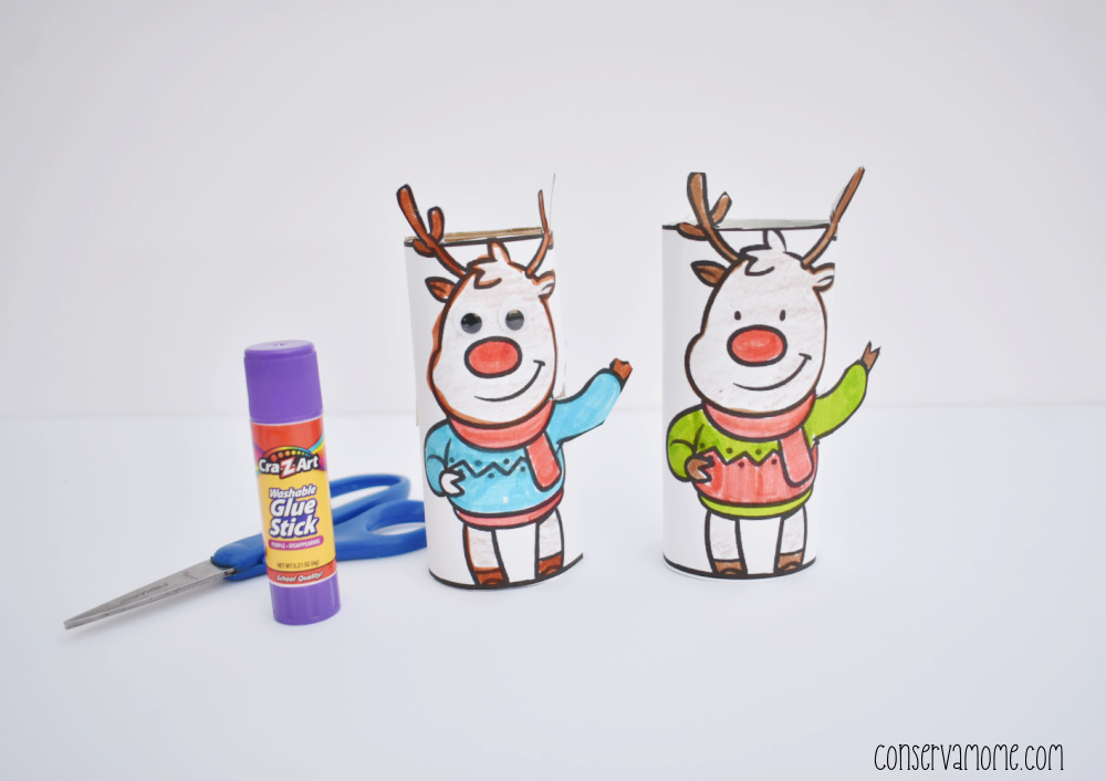 Here's an easy Reindeer craft that everyone will love! This Reindeer Toilet Paper Roll Craft is an awesome and easy Christmas Toilet paper roll craft! 