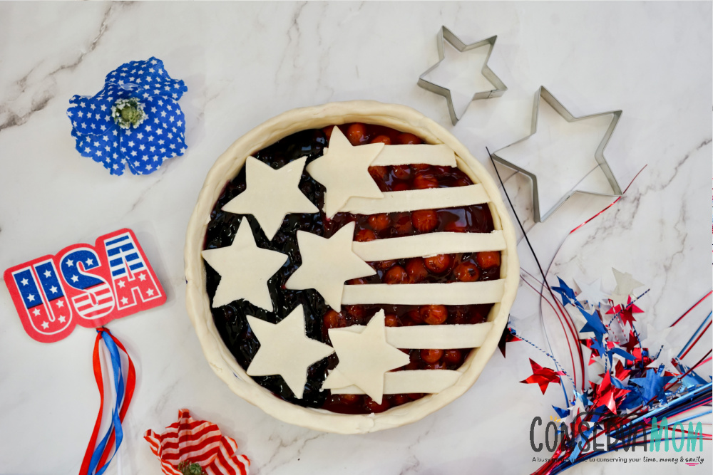 This American Flag pie will be a hit wherever you bring it! This is definitely the perfect patriotic pie recipe!