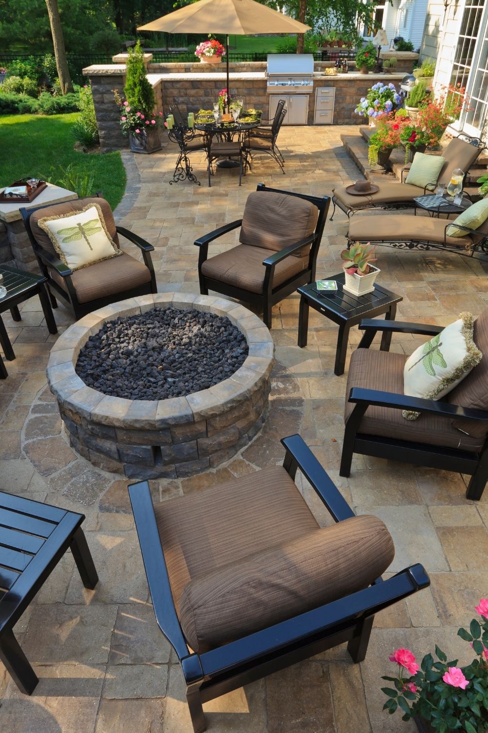 Things to consider while buying outdoor furniture