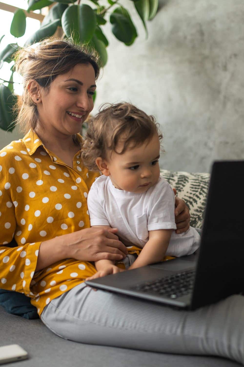 Making Money as a Stay-At-Home Mom 8 Real Ways
