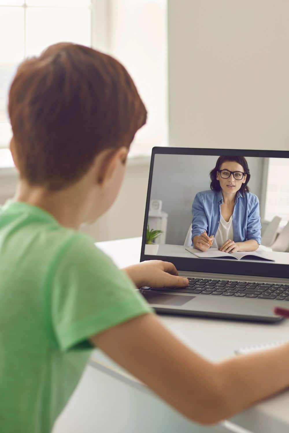 Great Ways to Use Video Lessons to Help Your Kids Learn Better