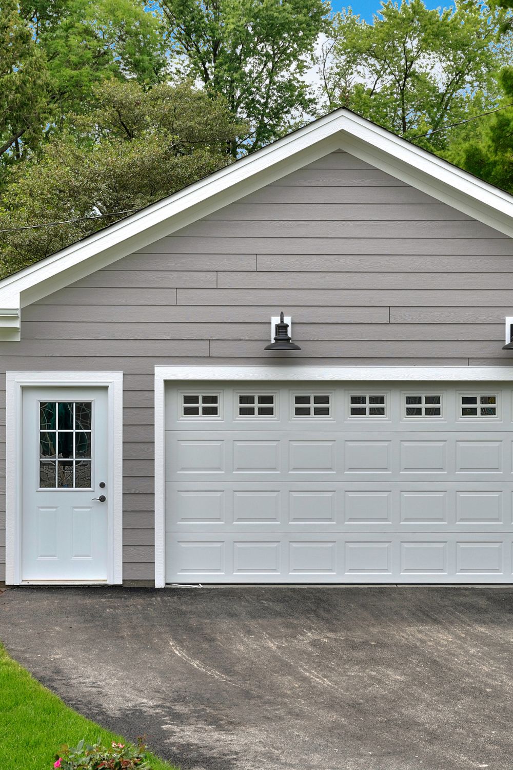 Unlocking the Potential:  A Guide to Selling Your Garage Transformation