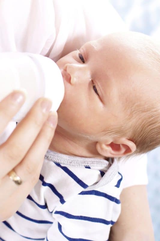 Best Feeding Positions for BottleFed Breastfed Babies ConservaMom