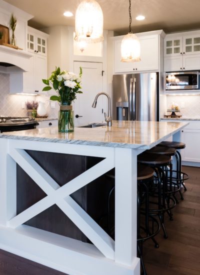 Essential Items for the Quintessential Farmhouse Kitchen